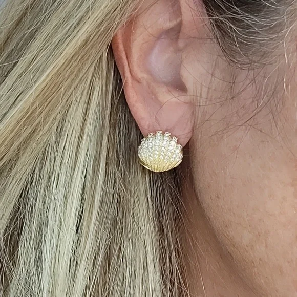 CLAMSHELL SCALLOP ZIRCON SPARKLE HUGGIES - Picture 2 of 7